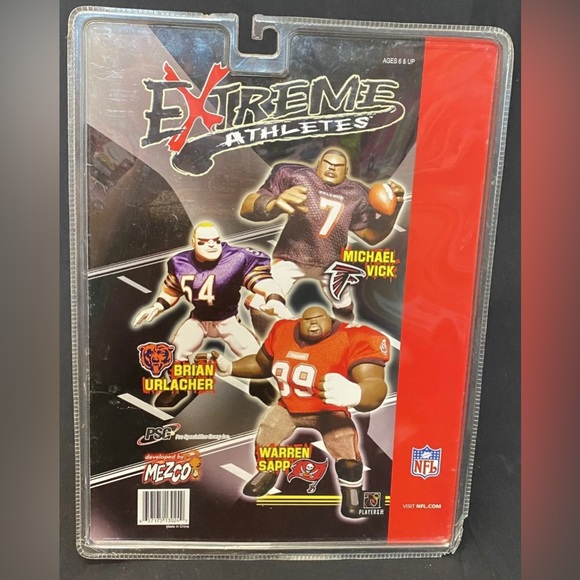 NFL Extreme Athletes Michael Vick Action Figure Atlanta Falcons #7 Brand NEW - Picture 2 of 2
